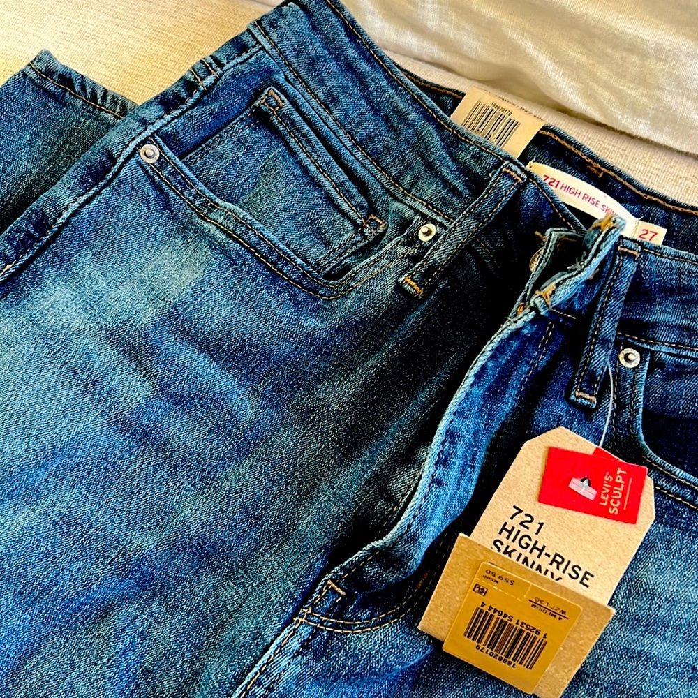 New: Levis Jeans
